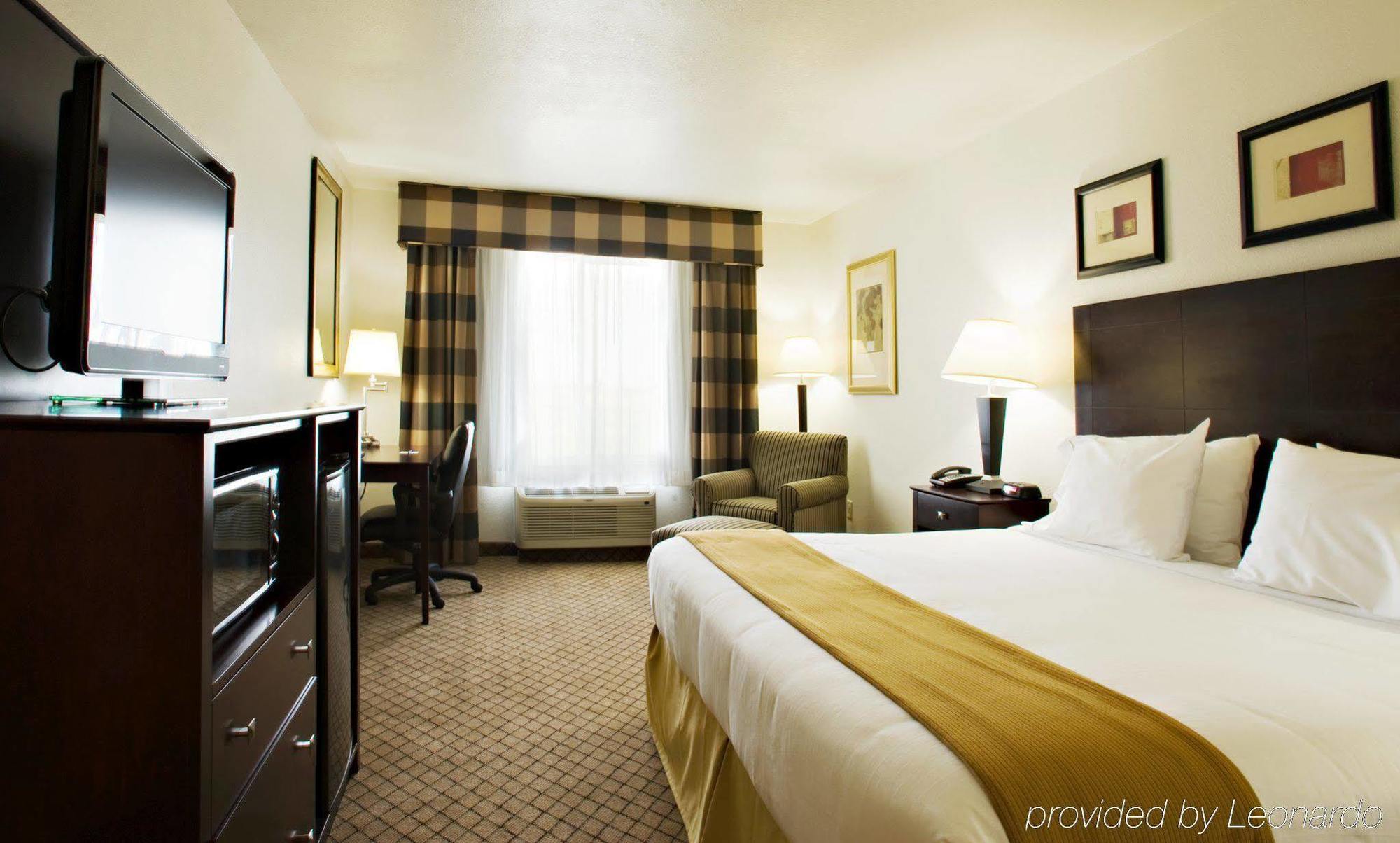 Holiday Inn Express Childress By Ihg Exterior foto